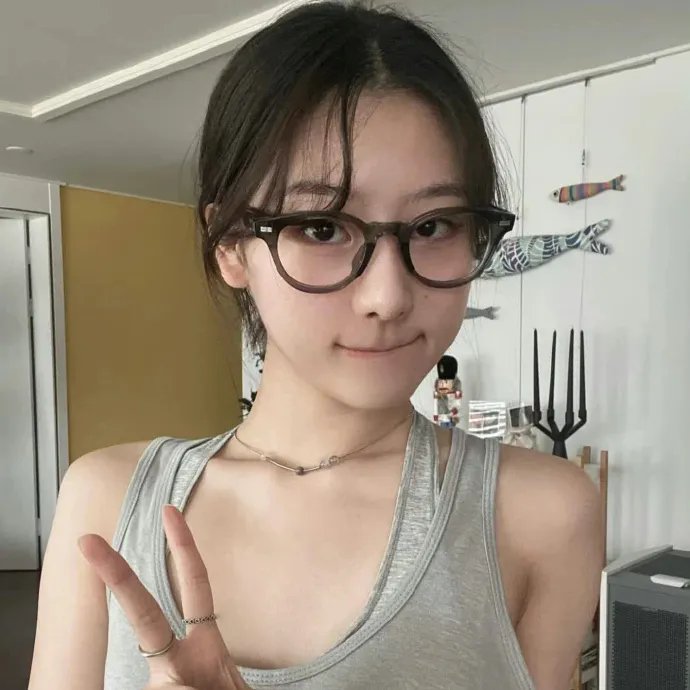 年轻女子